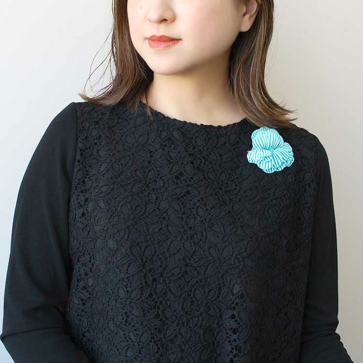 WEB限定】フランス製花びらモチーフブローチ/5180053詳細情報