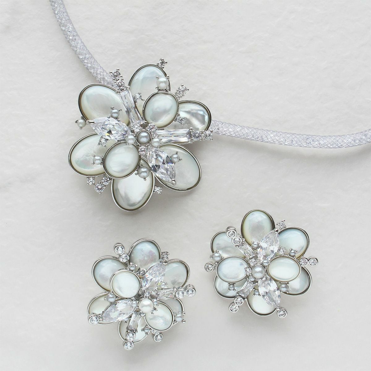 FLEUR DE NEIGE demi-parure】2wayブローチネックレス＆イヤリング