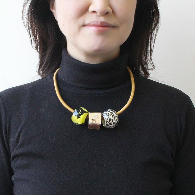 ZSiSKA】≪BLISS≫マグネットクラスプネコモチーフレジンネックレス