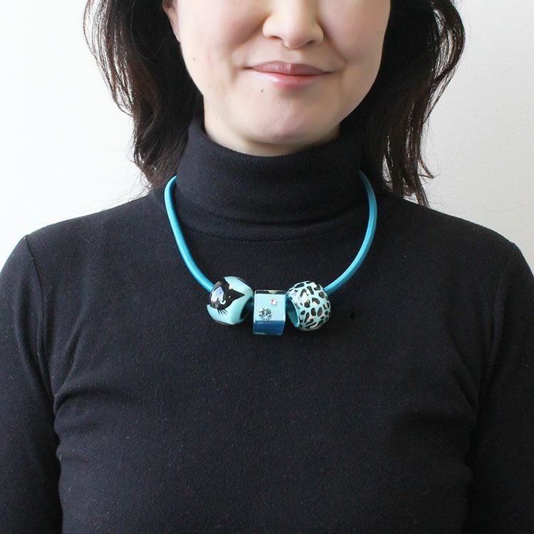 ZSiSKA】≪BLISS≫マグネットクラスプネコモチーフレジンネックレス