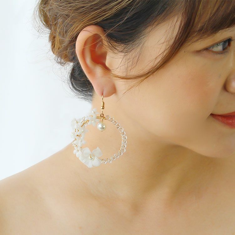 ボックス付き】シフォンフラワーサークルピアス詳細情報｜アクセサリー