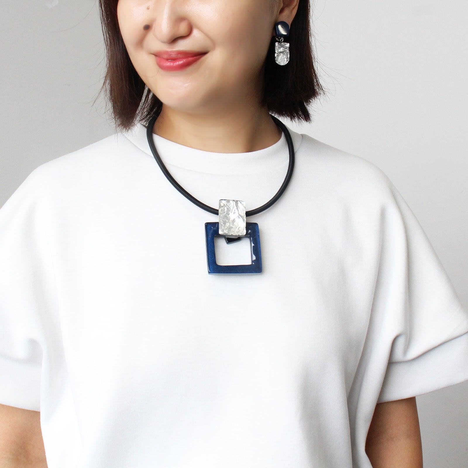 ZSiSKA】≪LUMI≫2wayマグネットクラスプレジンネックレス詳細情報