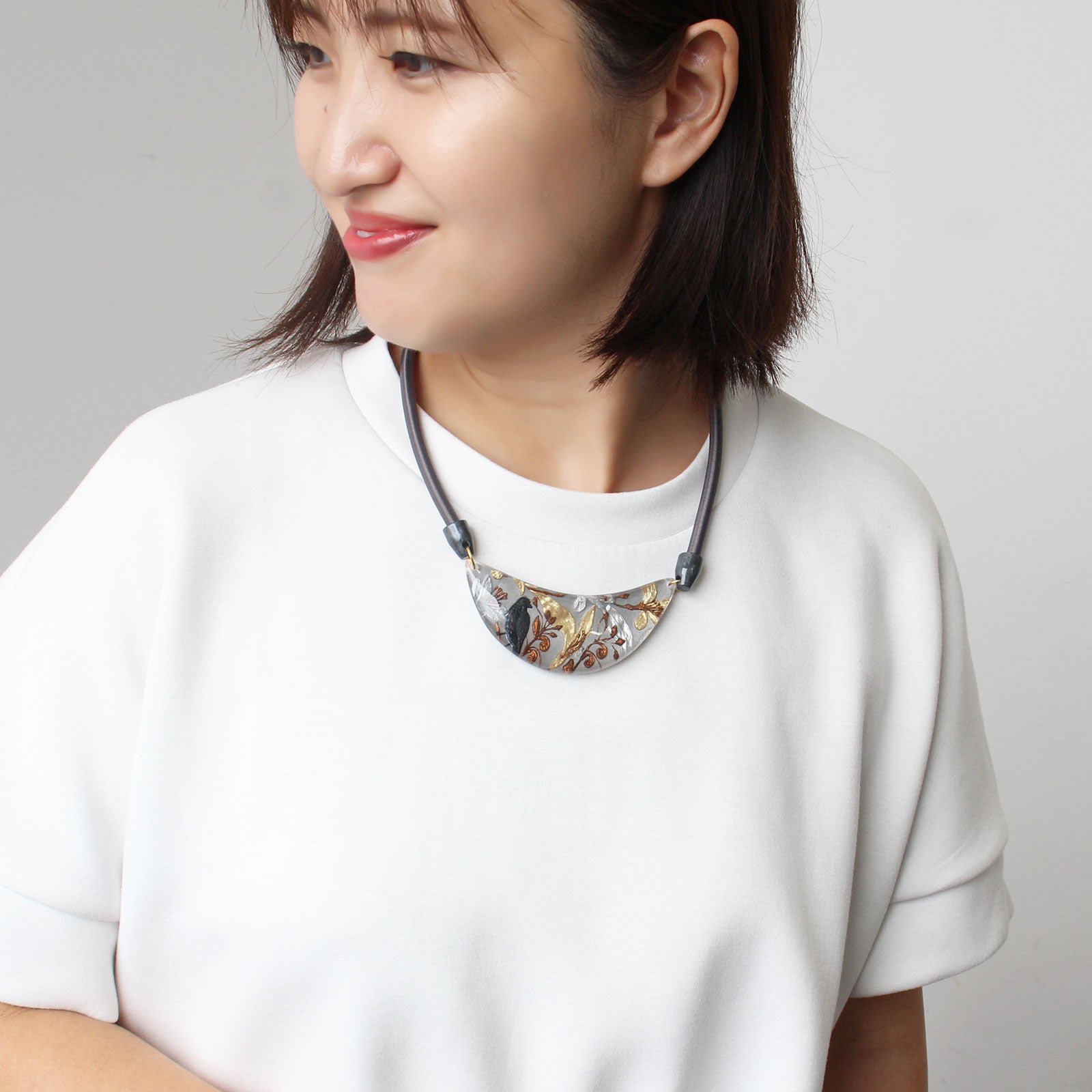 ZSiSKA】≪HELENA≫マグネットクラスプレジンネックレス詳細情報